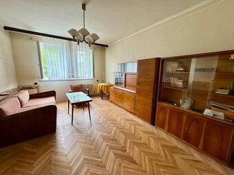 Na predaj 2 izbový byt v centre Šurian aj s garážou - 2