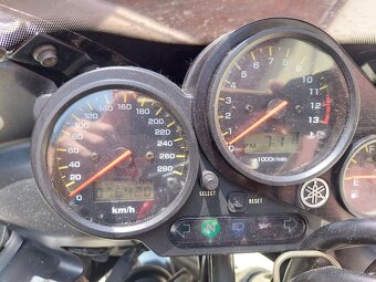 Yamaha FZS1000 Fazer - 2