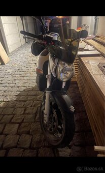 SUZUKI GSR600 - 2