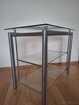 Stolík pod televízor - 2