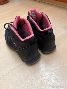 dámske turistické topánky Adidas AX2R Mid GTX vel. 37.5 - 2