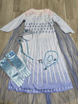 Predám kostým na karneval veľkosť 3-5 - 2