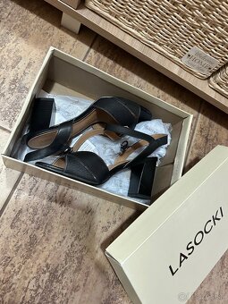 Kožené sandále v.38 Lasocki - 2