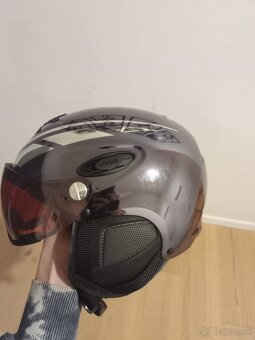 Lyžiarska prilba so štítom - 2