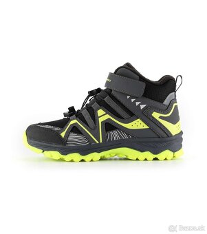 Vysoka trekova obuv 35 - 2