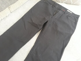 Ako nové kvalitné pánske rifľové nohavice M&S - 2