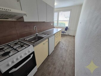 Prenájom 2 izbový byt, 62 m2, Bánovce nad Bebravou. - 2