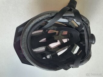 Dievčenská detská prilba na bicykel. - 2