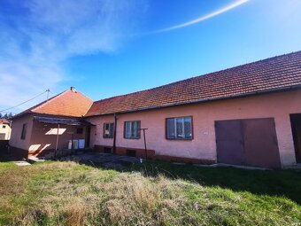 41499-Priestranný rodinný dom Veľké Uherce s pozemkom - 2