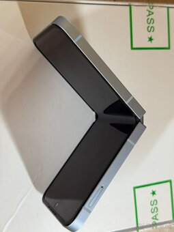 Samsung Galaxy ZFlip 6 modrý - 2