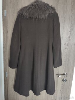 Hnedý vlnený kabát s límcom GIORDANI - veľ. 36 - 2