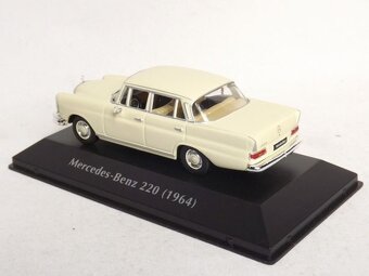 Mercedes-Benz 220 1:43 - 2