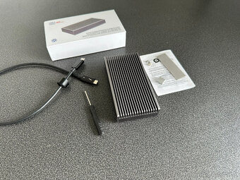 Qwiizlab SSD enclousure (externý obal) USB4/Thunderbolt 4 - 2