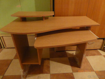 Predám Počítačový - kancelársky stolík - 2