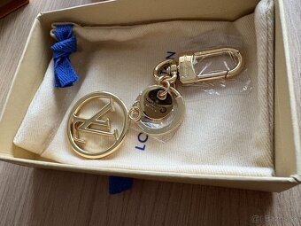 Prívesky kožené LV - 2