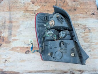 Mazda 323 zadné pravé svetlo - 2