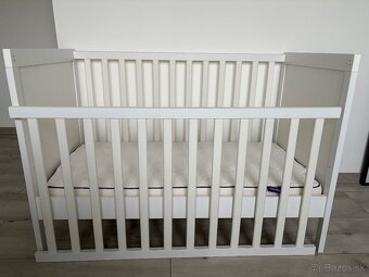 Detska postielka s matracom a komodou - 2