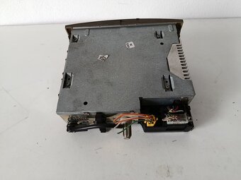 autoradio renault clio3 8200633623 100€ - 2