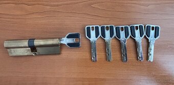 Cylindrická vložka - 2