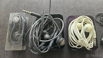 Sluchátka AKG, Samsung a Sony Ericsson - 2
