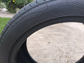 Predám pneu 225 45 r17 - 2