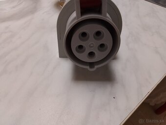 Zásuvka na stenu 380V +230V 16A/ 5K+230V - 2