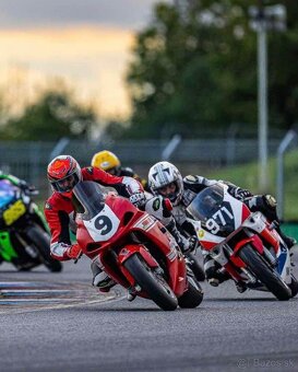 Suzuki GSXR 750 - 2
