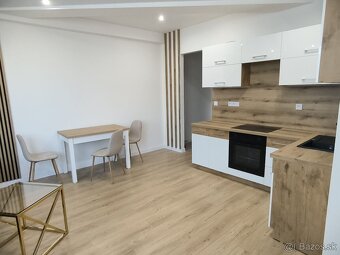 Prenájom 2 izbového bytu na námestí - 2