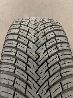P: Pirelli Scorpion SF2 235/45 R20 celorocna pneu - 2