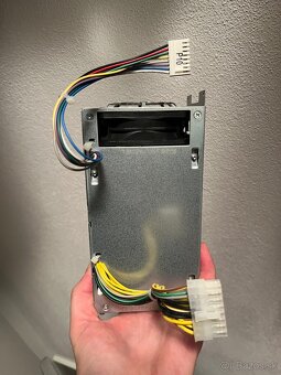 napájací zdroj pre PC - Fujitsu S26113-E611-V70-01 - 2