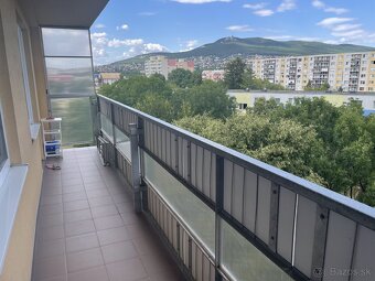 zariadeny priestranný 2 izbový byt Chrenova - 2