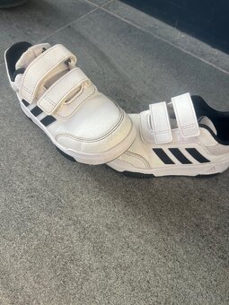 Detské tenisky adidas, veľkosť 25, top stav, cena 13€. - 2