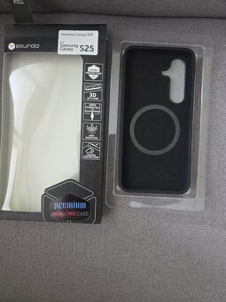 Zadný kryt na Samsung S25 čierny magsafe stal ma 30eur len r - 2