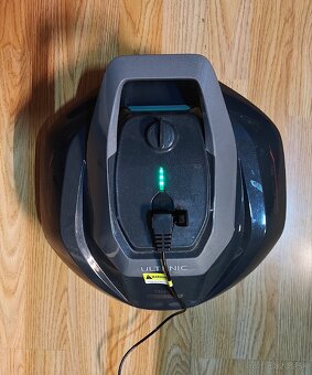 Bazénový robotický vysávač - 2