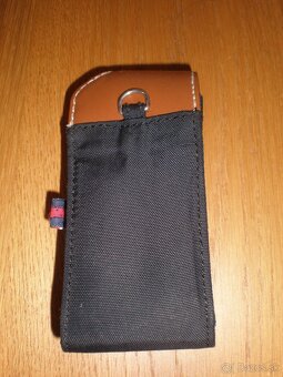 Tommy Hilfiger puzdro na malý mobil - 2