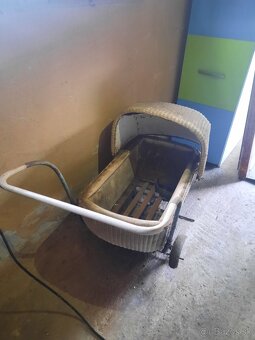 Starý detský kočík - 2