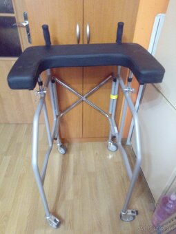 oporné chodítko - 2