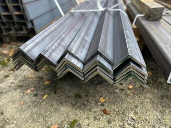 Vinkel 100/100/10 2,68m - 2