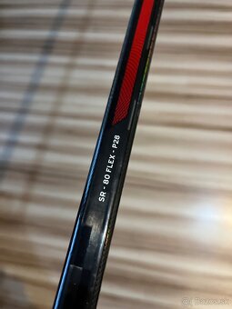 🔴🔵 🏒 HOKEJKA CCM JETSPEED FT8S – SR (ĽAVÁ) 🔵🔴 - 2