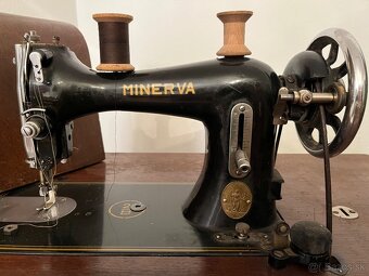 Funkčný šijací stroj Minerva 21B - 2