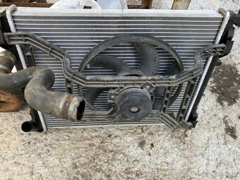 Chladič dacia logan,Renault  1,6 benzín - 2