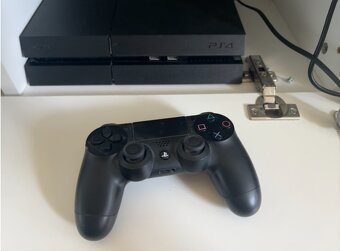 PS4 1TB - 2