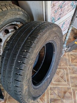 215/70R15C - 2