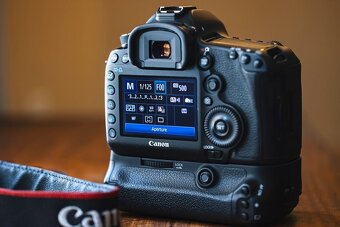 Canon EOS 5D Mark III - 2