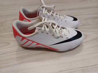 Chlapčenské kopačky NIKE - 2
