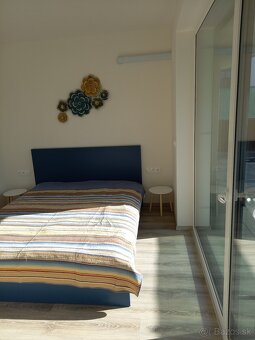 BÝVAJ PRVÝ V 2i byte, POD VINICOU, TERASA, PARKING - 2