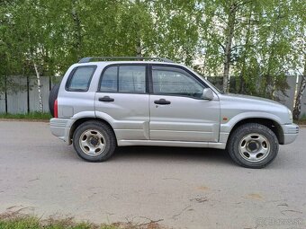 Suzuki Grand Vitara 2.5 V6 ABS - 2