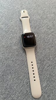Apple Watch SE 44 mm Hviezdno biely hliník s hviezdno bielym - 2