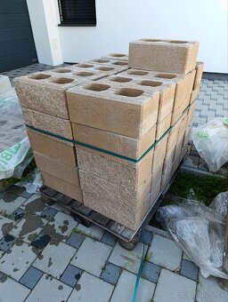 Jednostranne štiepene tvárnice - 2