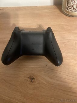 Predam XBOX ovladac (cierny) - 2